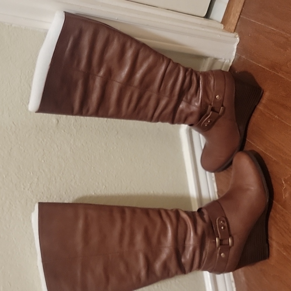 Brown wedge boots